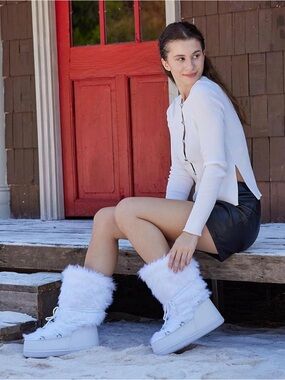 White faux fur boots with lace-up boots